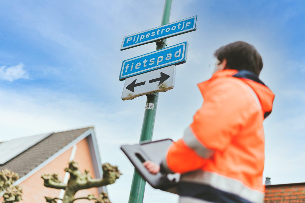 Inspectie en inventarisatie verkeers- en straatnaamborden